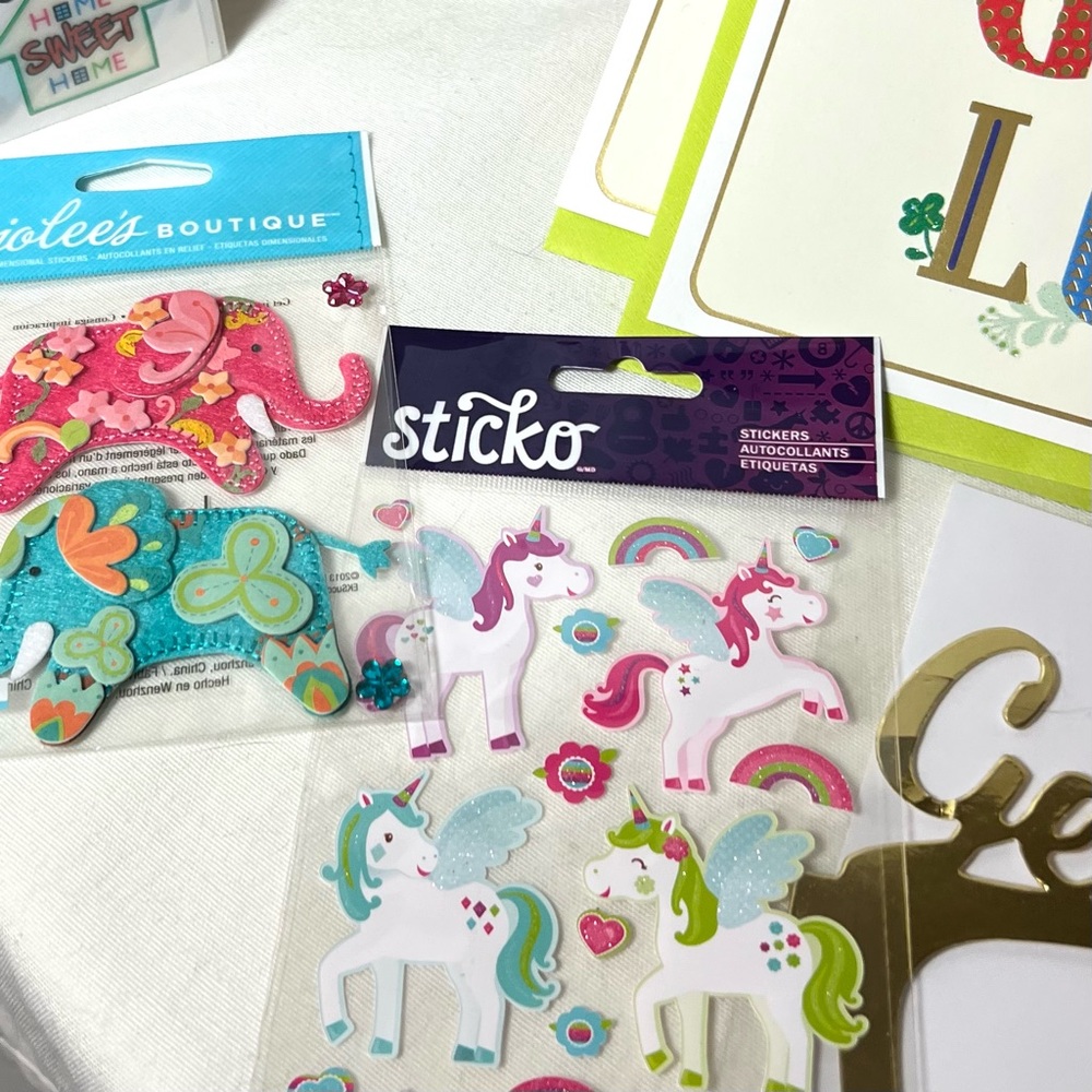 A LITTLE LUCK FOR YOU GIFT SET - Picture 2 of 15